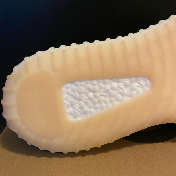 ❌❌❌SOLD❌❌❌Yeezy v2 boost 350 zyon - Picture 3 of 6